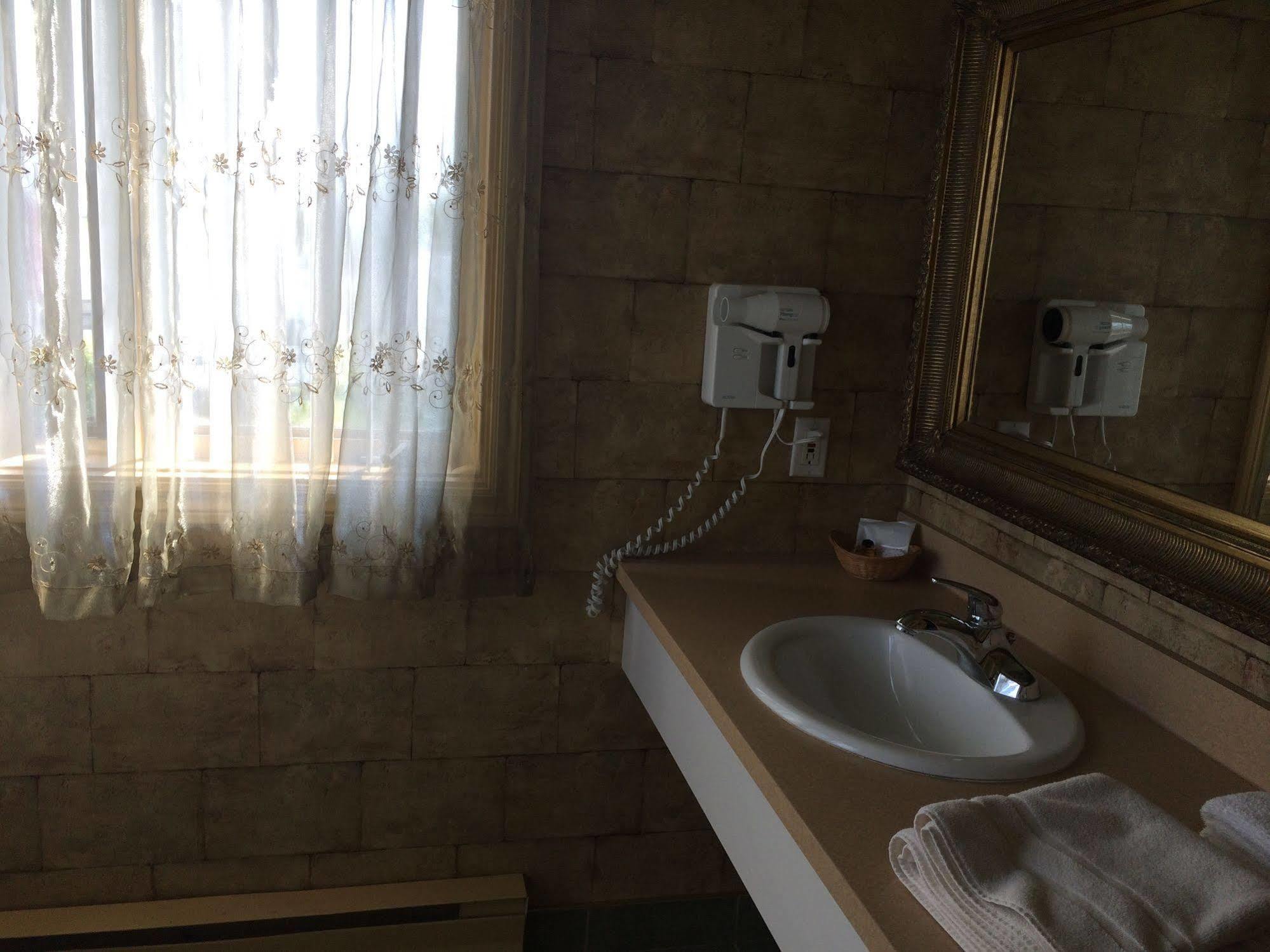 Motel-Auberge Hélene Victoriaville Extérieur photo
