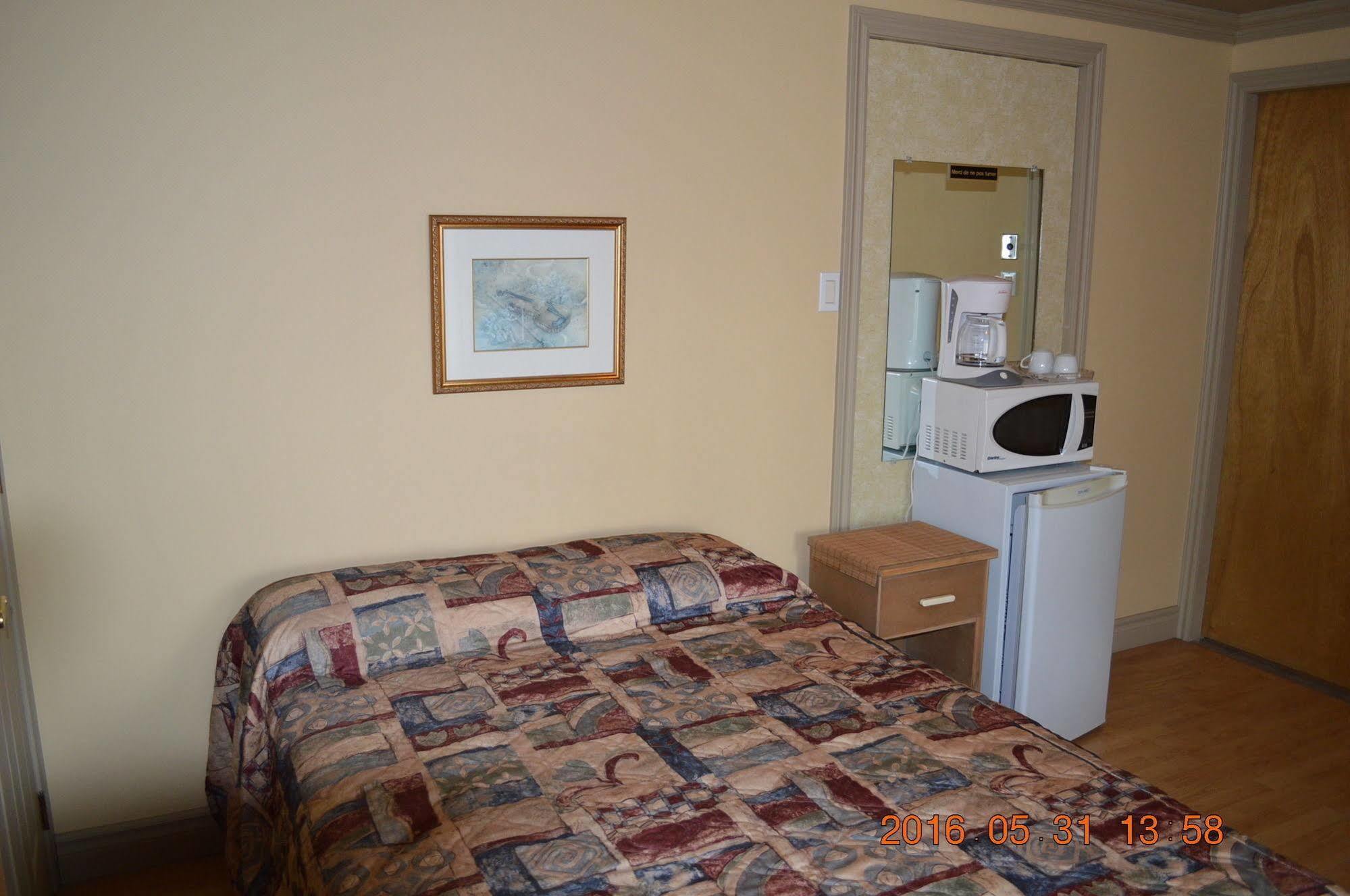 Motel-Auberge Hélene Victoriaville Extérieur photo