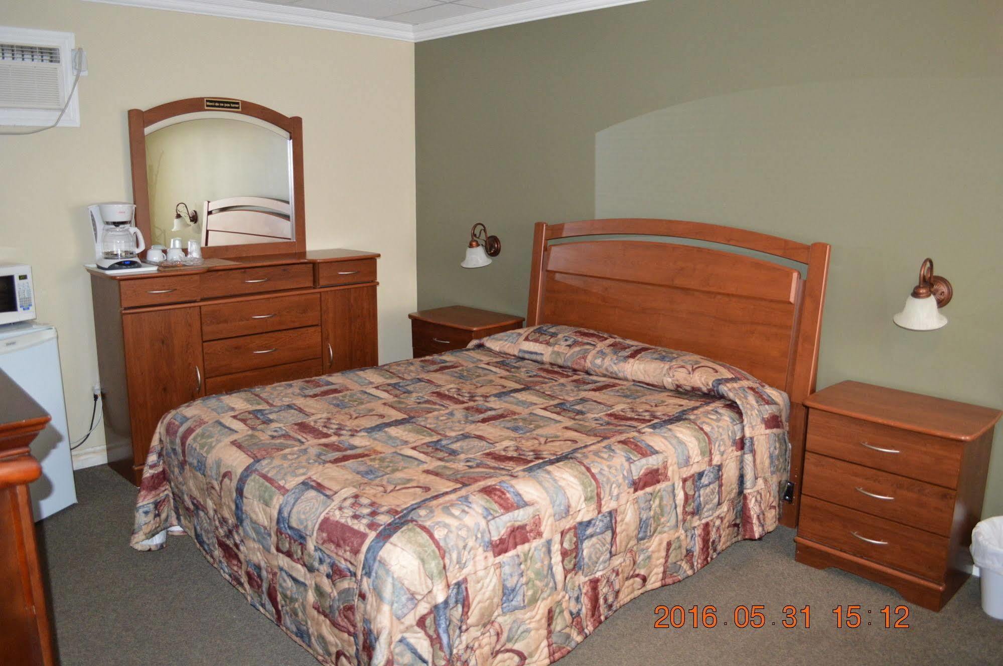 Motel-Auberge Hélene Victoriaville Extérieur photo